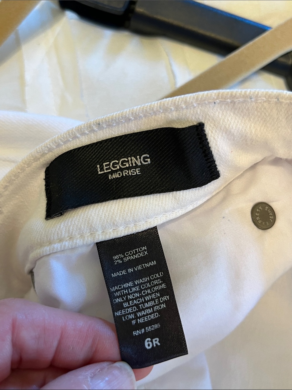 Express White Skinny Jeans - Picture 3 of 12